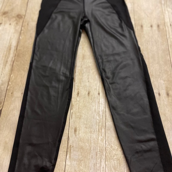 Gap Fit Girl’s Faux Leather Black Leggings - Picture 1 of 5